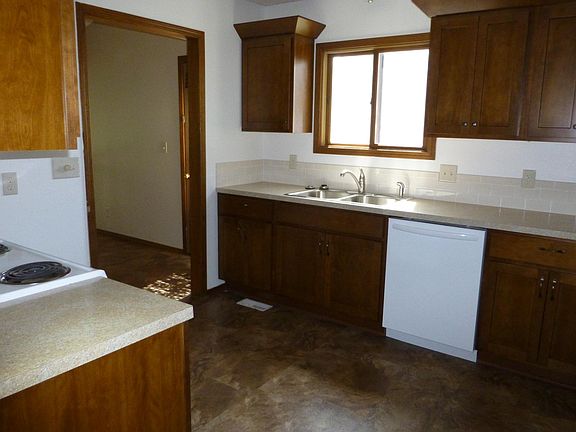 New kitchen cabinets & appliances