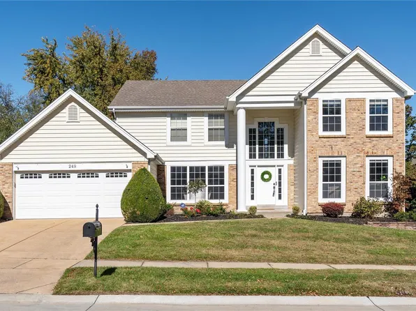 249 Dejournet Dr, Chesterfield, MO 63005