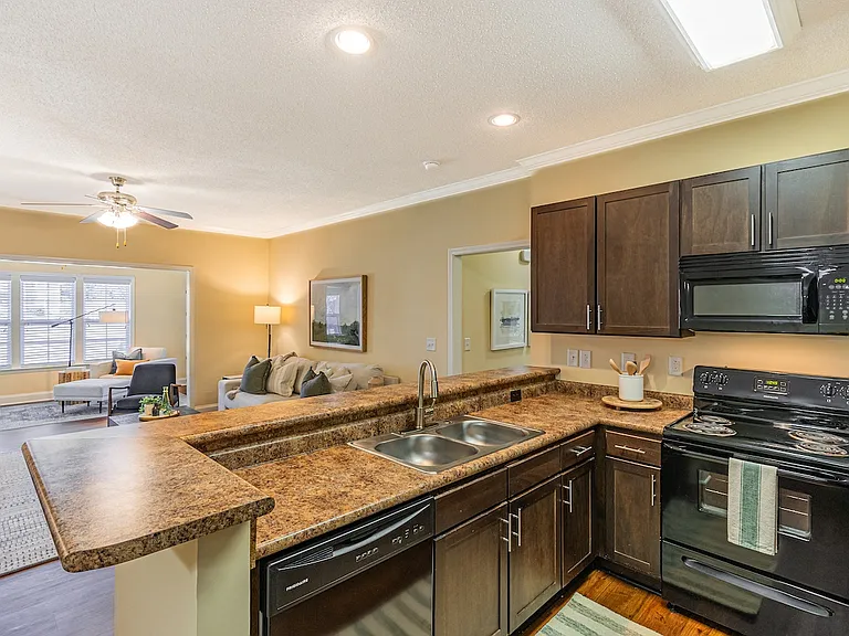 Hawthorne Crestview — Photo 30