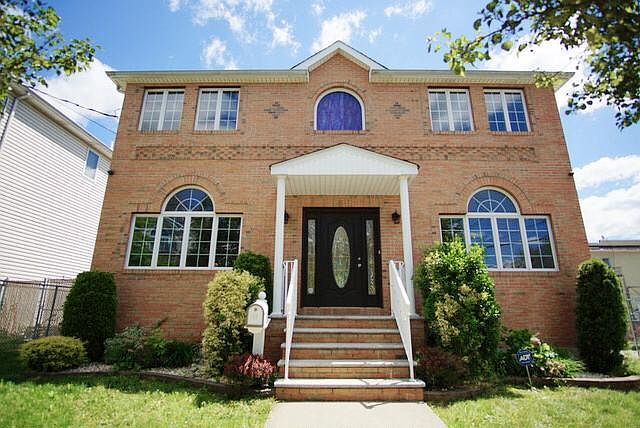 1st image of 41 Mills Ave