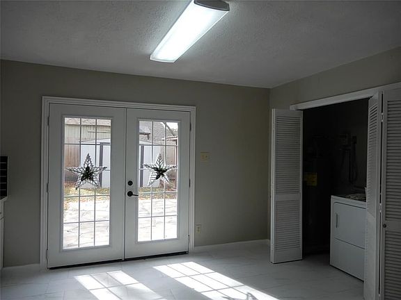 3rd image of 19535 Munsey Ct