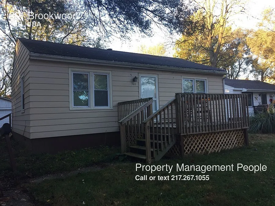 301 Brookwood Dr photo 1