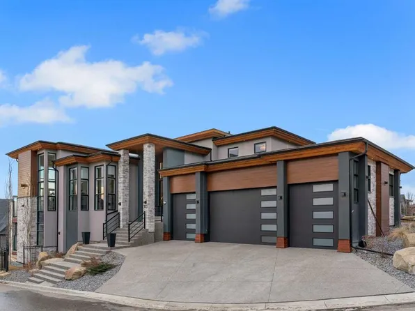 100 NE Elkton Close SW, Calgary, AB T3H 1W6