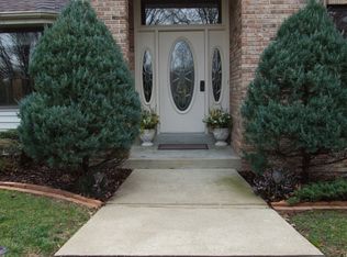 1824 Kehrswood Dr, Chesterfield, MO 63005