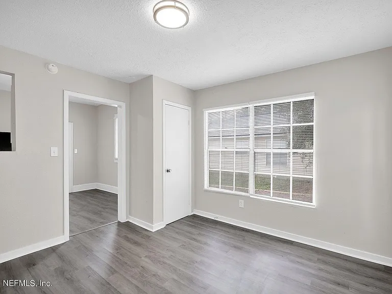 6418 Sapphire Dr — Photo 8