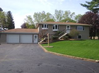 2045 Woodland Dr, New Hampton, IA 50659