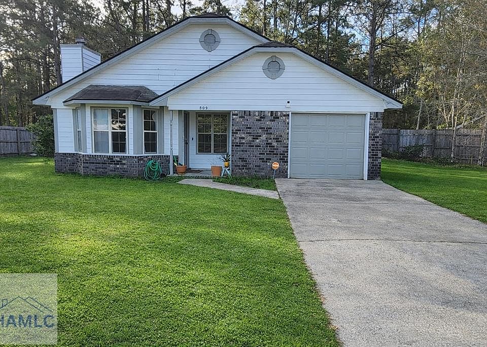 1st image of 809 E Oxford Ln