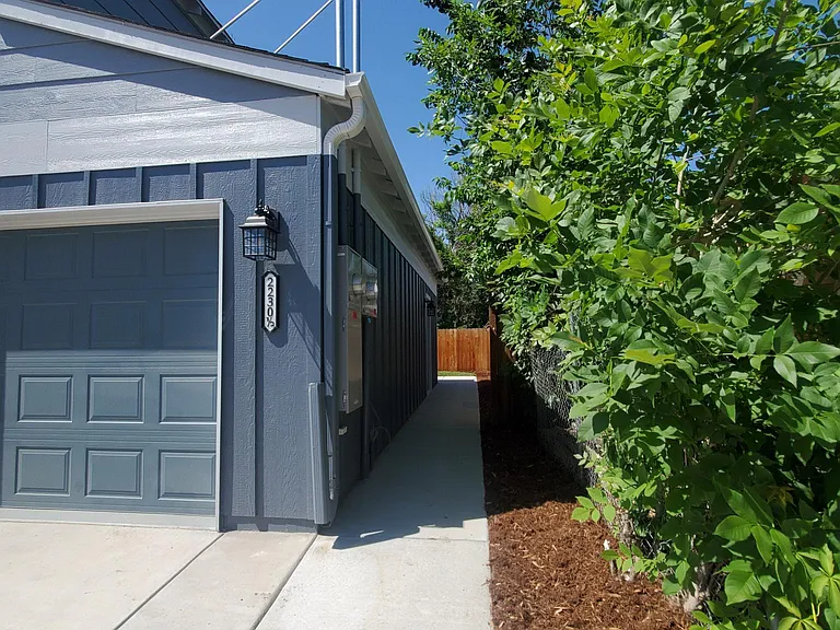 2230 1/2 W 35th Ave — Photo 26