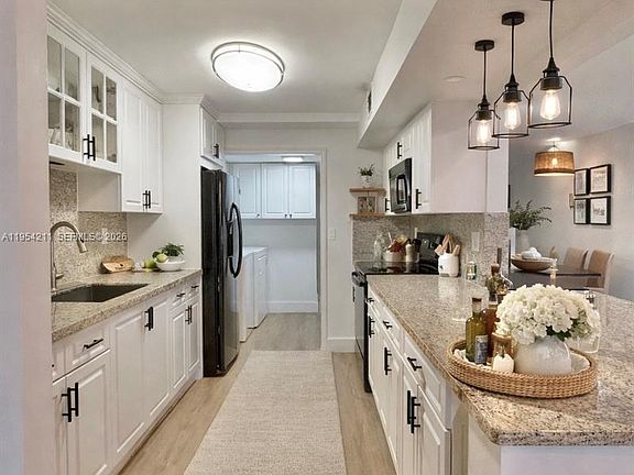 4th image of 13187 SW 9th Ln