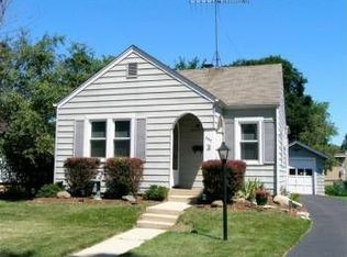 439 Elizabeth St, Batavia, IL 60510