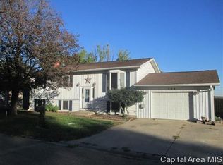 908 Coronado W, Jacksonville, IL 62650