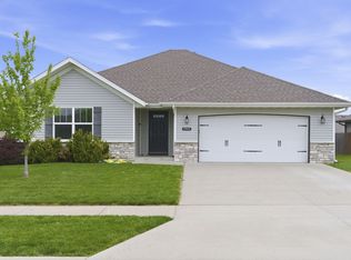 5585 W Pecan Street, Springfield, MO 65802