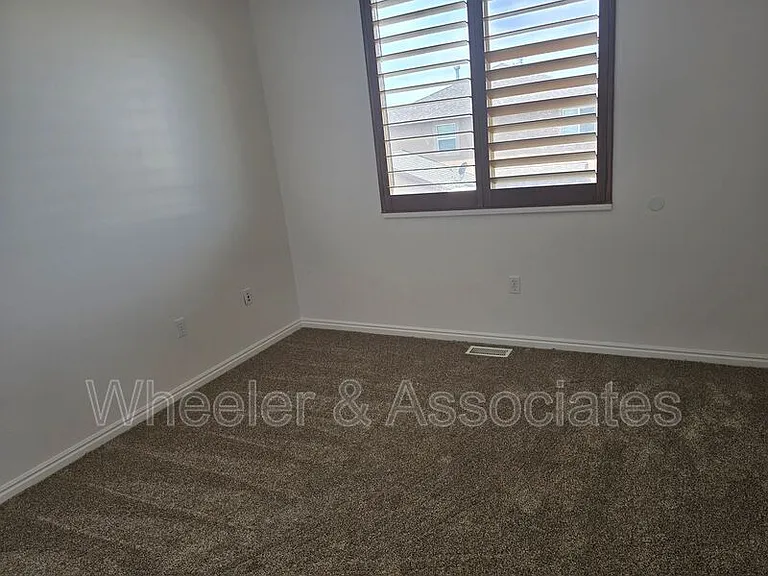 4336 W 5850 S — Photo 16