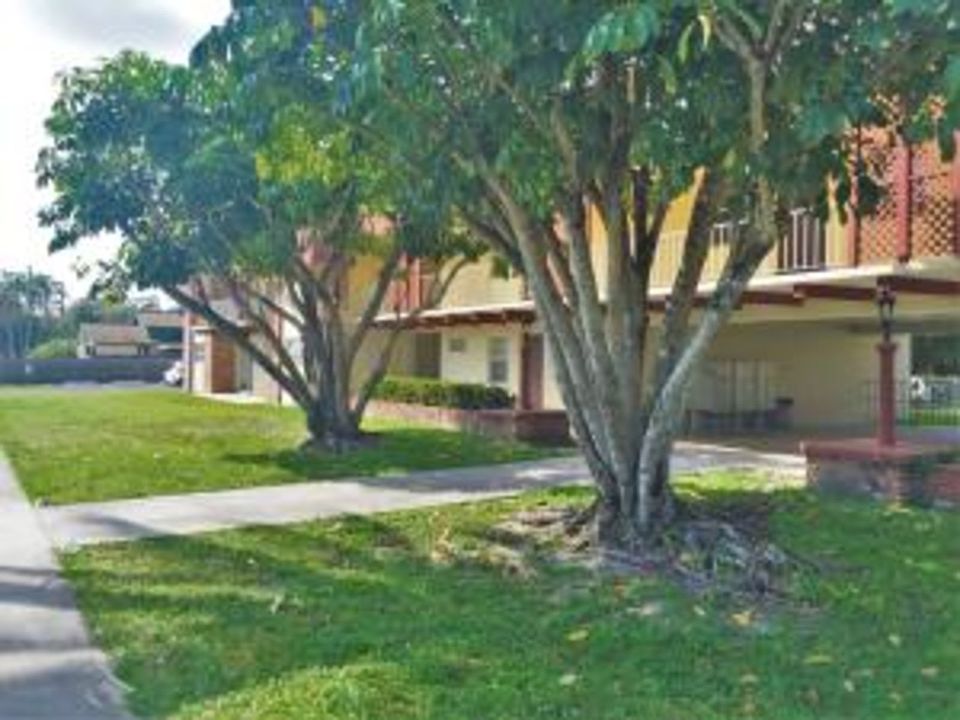 2nd image of 985 Manor Dr APT 35C