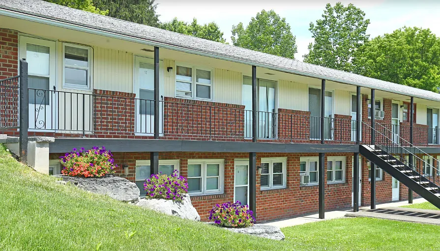 Creekwood-LCR Apartments