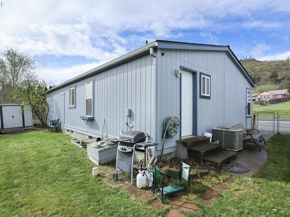 2957 W 10th St, The Dalles, OR 97058