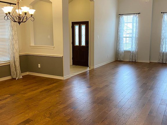 3rd image of 2353 Clairborne Dr