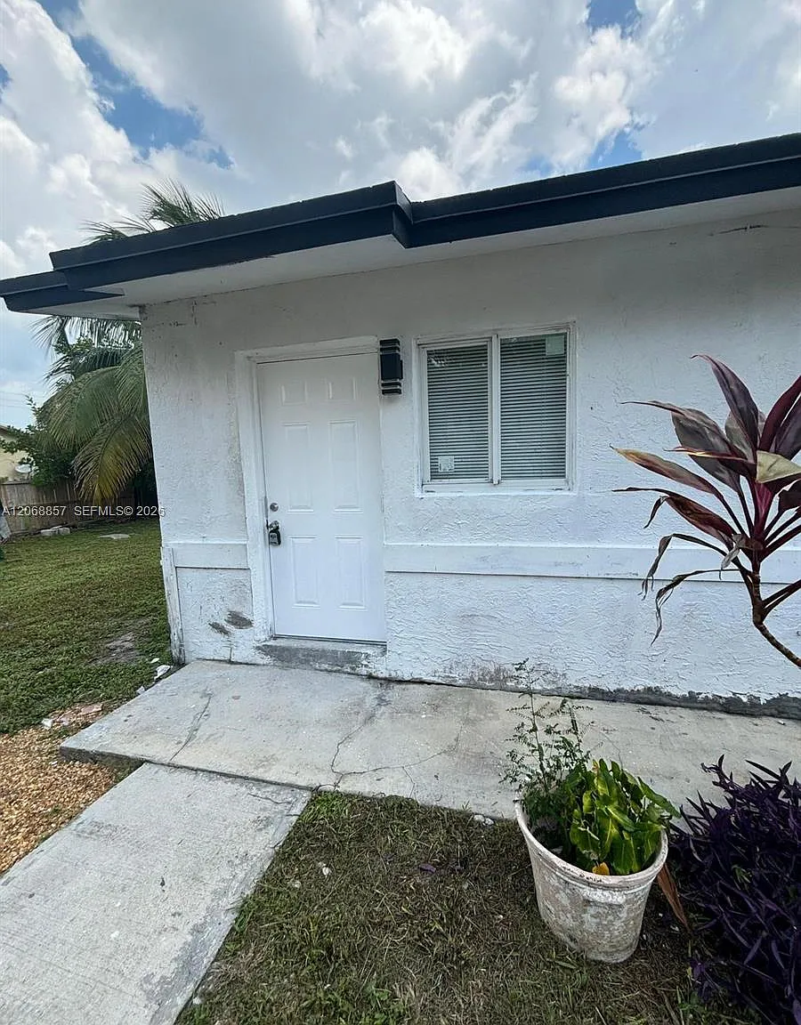 Carver Ranches Business S — Photo 2