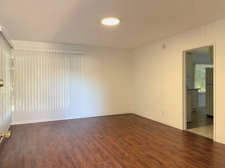 1633 28th Ave #7 — Photo 3