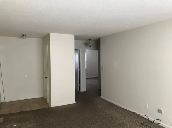 430 Lark Ct APT B, Carmel, IN 46032