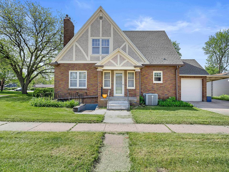 1134 10th St, Nevada, IA 50201 Zillow