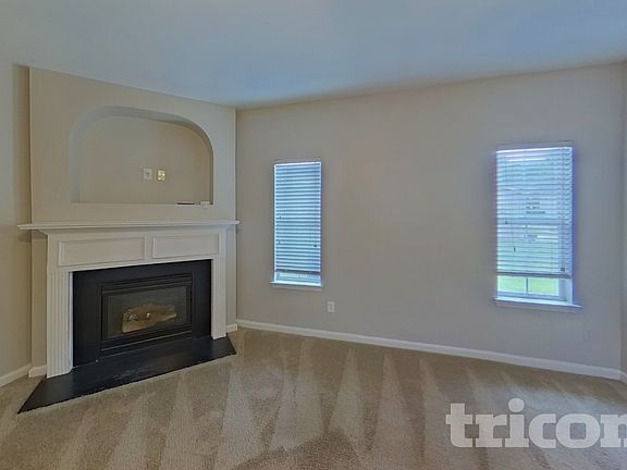 2nd image of 15 Silver Willow Walk