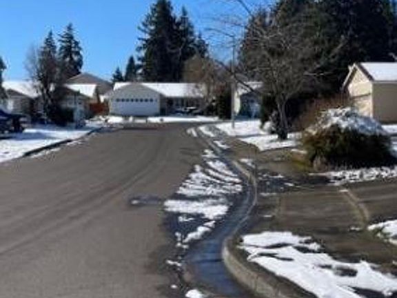 Exterior Neighborhood (street photo)