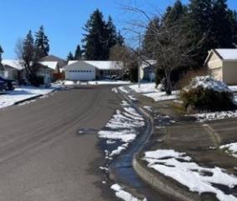 Exterior Neighborhood (street photo)