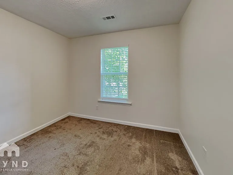 2401 Pinyon Dr — Photo 11