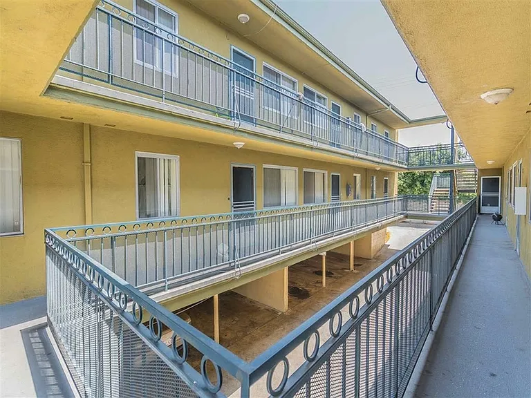 Long Beach building