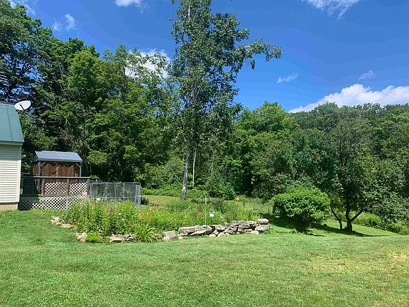 2nd image of 27 Bear Pond Road