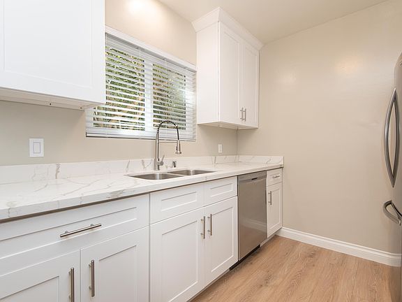 4th image of 3911 Wade St APT 3