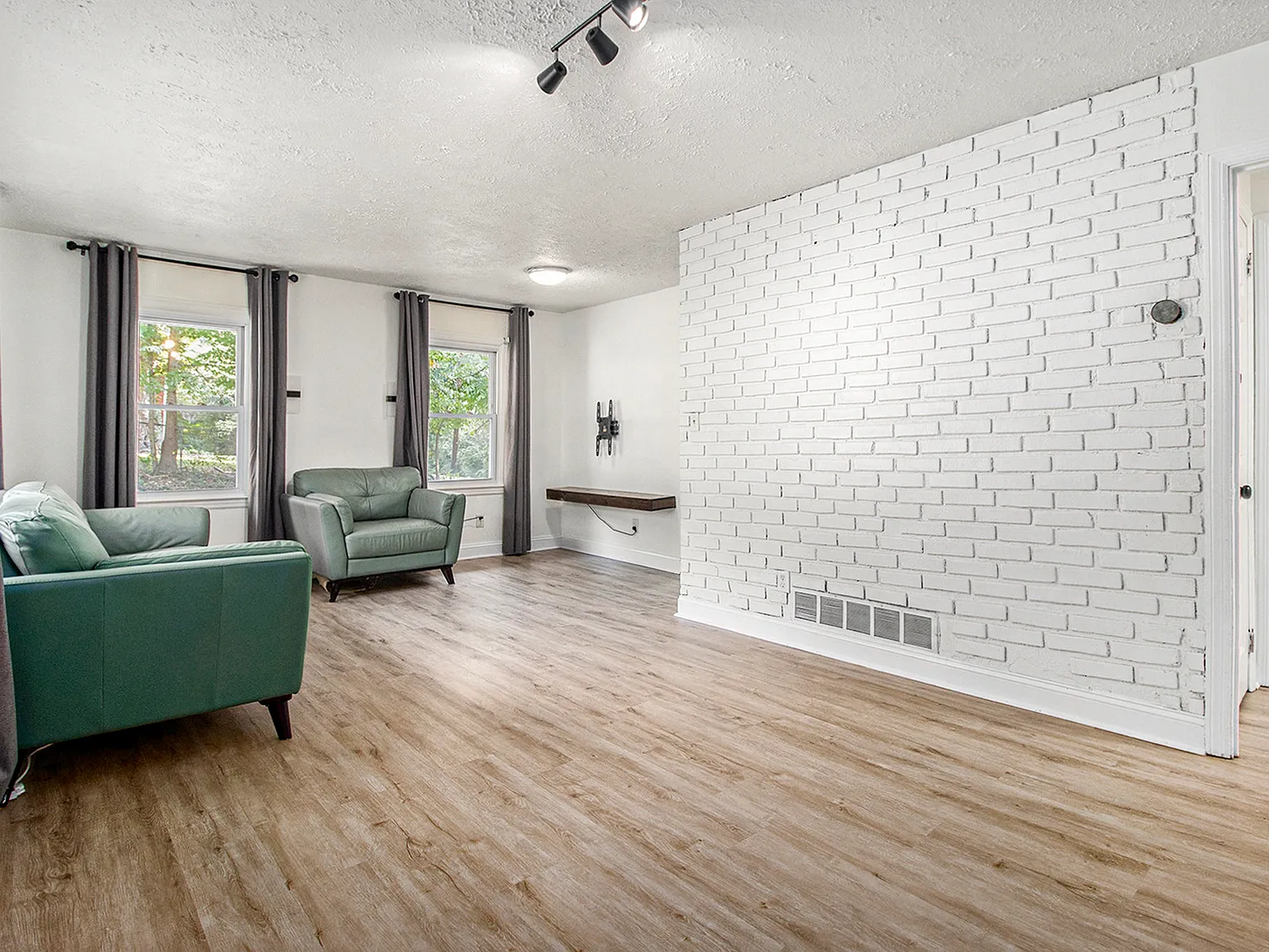 2506 Barge Rd SW — Photo 3