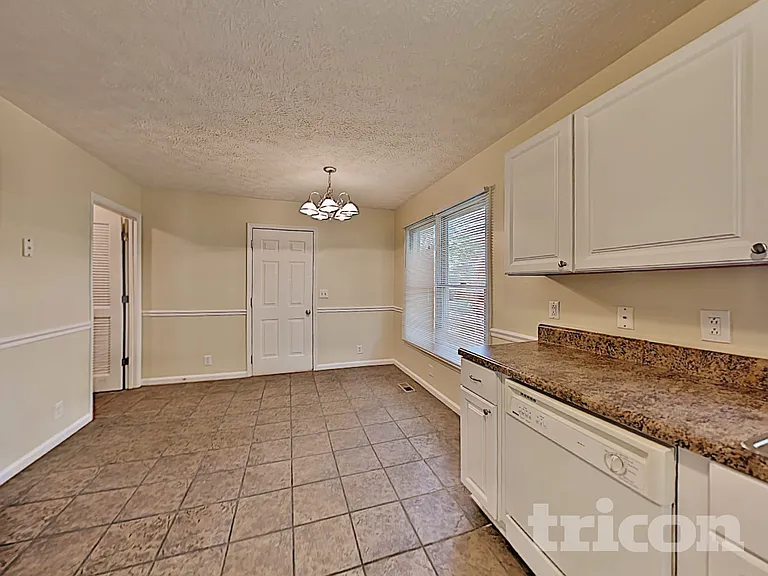 1943 Turfland Dr — Photo 8