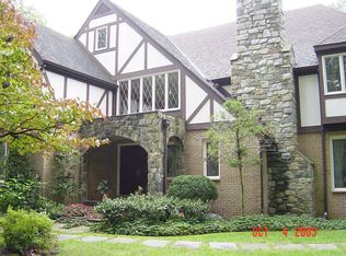 658 Springvale Rd, Great Falls, VA 22066