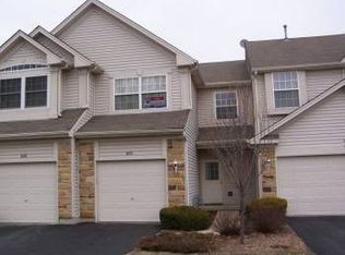 8216 Sierra Woods Ct, Carpentersville, IL 60110