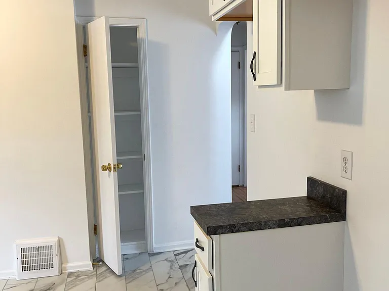 Kitchen pantry