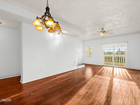 4th image of 3757 Cardinal Blvd Unit 2