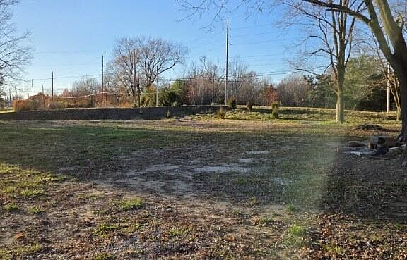 3rd image of 1401 Crissinger Rd