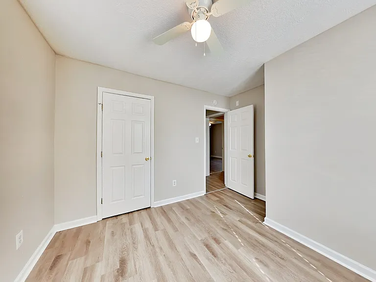 729 Cooper St SW — Photo 16