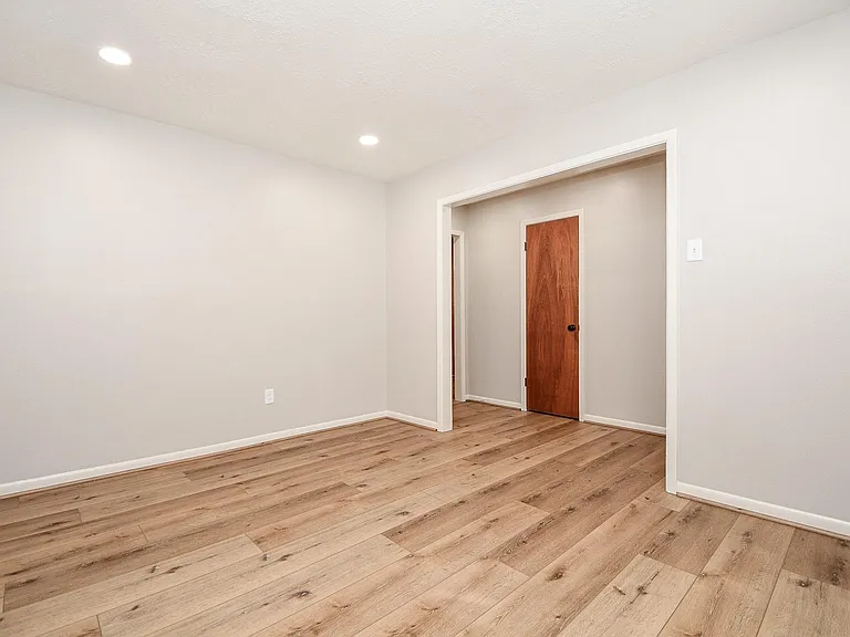 2303 Willow Blvd — Photo 6