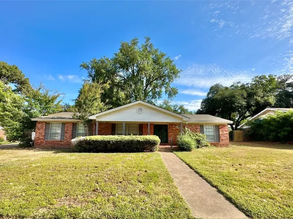 903 Bradley Dr, Athens, TX 75751