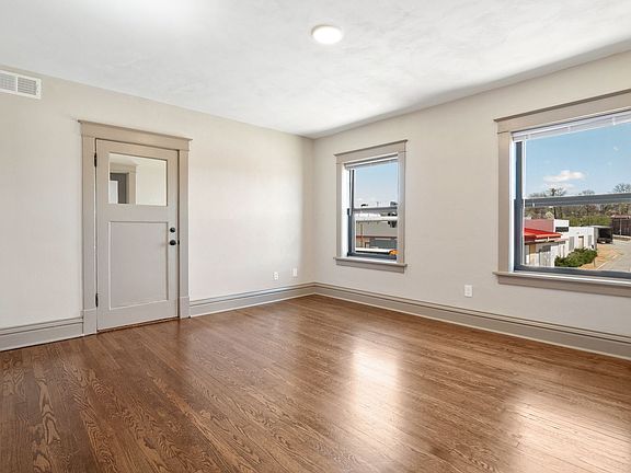 5th image of 3701-05 S Kingshighway Blvd #3703A