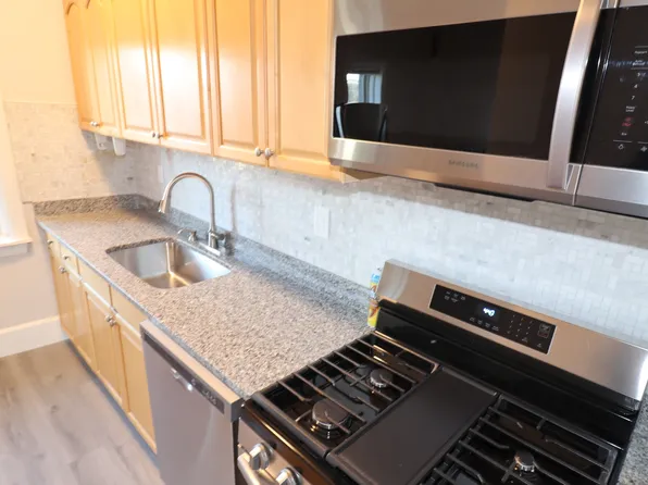 1-7 High St, Clinton, MA