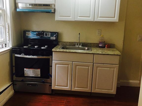 4th image of 1581 Astor Ave