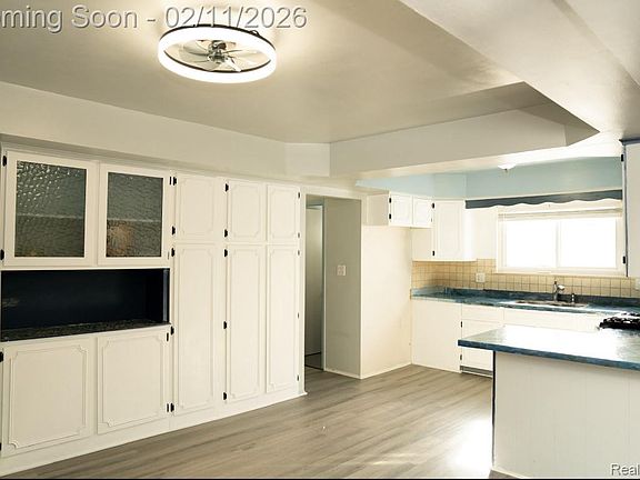 4th image of 32851 Rugby Dr