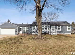 542 Forest Rd, East Moline, IL 61244