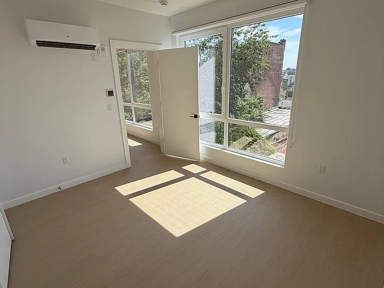 50 Webster St #3C — Photo 6