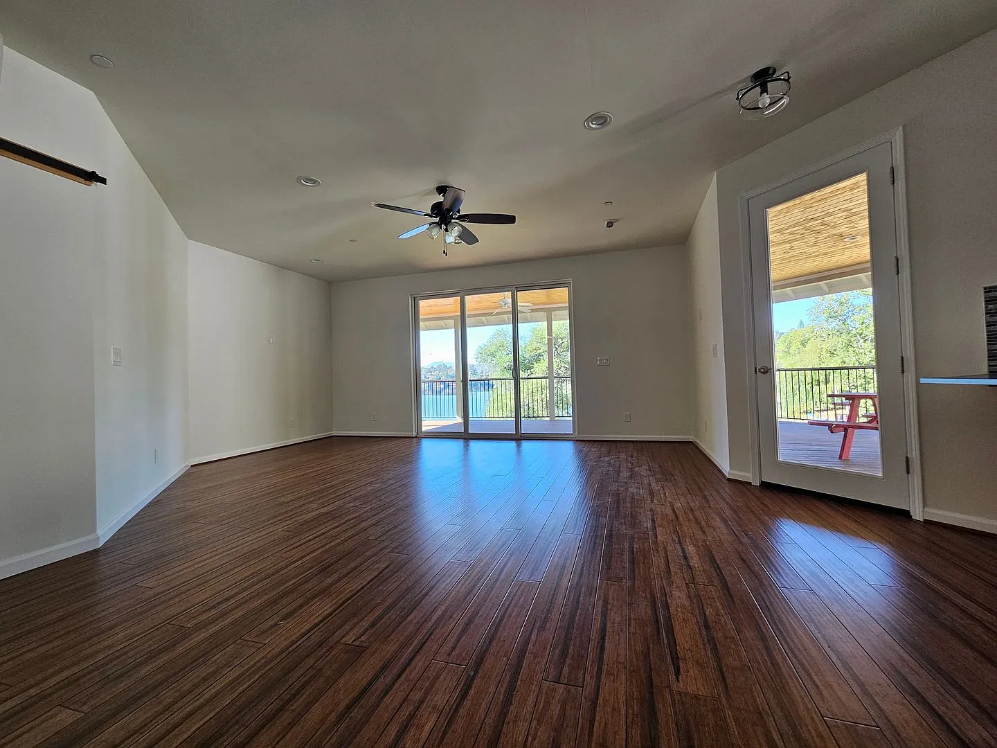 Hidden Valley Lakeside Rental — Photo 2