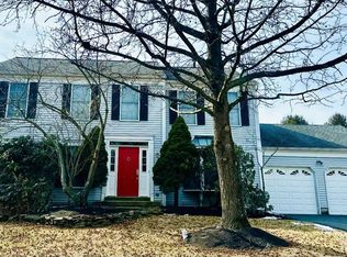 12 Adams Rd, Kendall Park, NJ 08824